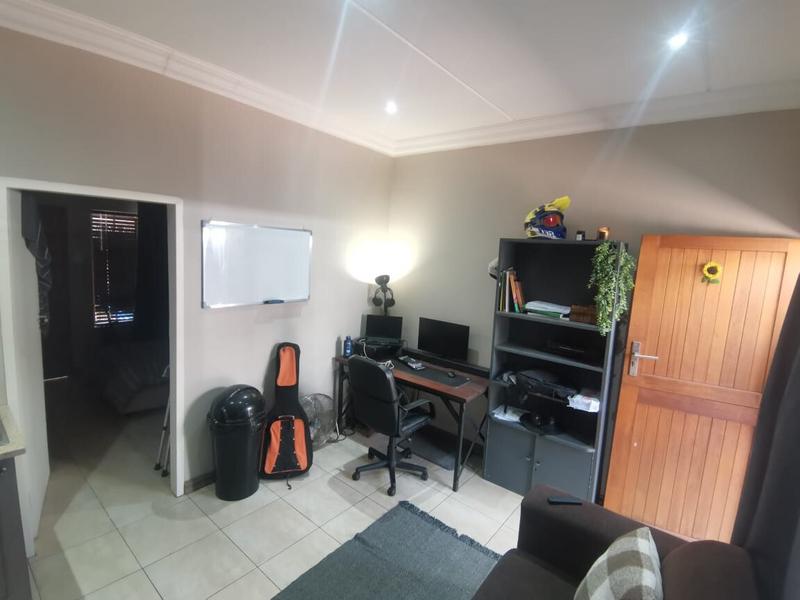 To Let 1 Bedroom Property for Rent in Die Bult North West